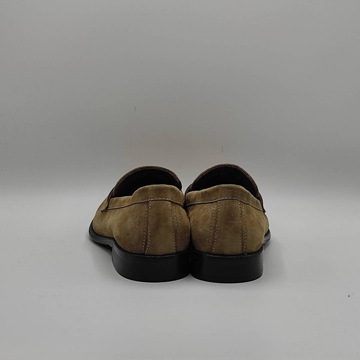 Hundred Mocassino