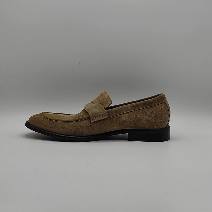 Hundred Mocassino